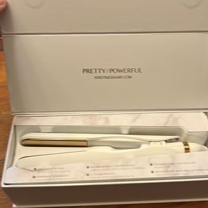 Brand New Kristen Ess defining and detailing mini flat iron